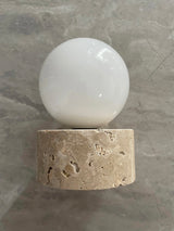 Maya væglampe m. opalglas og travertin