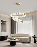 Gaia lysekrone med messingdetaljer