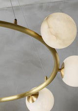 Gry lysekrone med marmorkugler